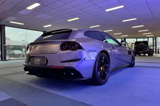 Ferrari GTC4 Lusso (2019) thumbnail 3