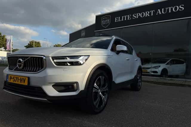 Volvo XC40 (2022) thumbnail 1