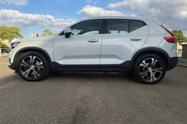 Volvo XC40 (2022) thumbnail 2