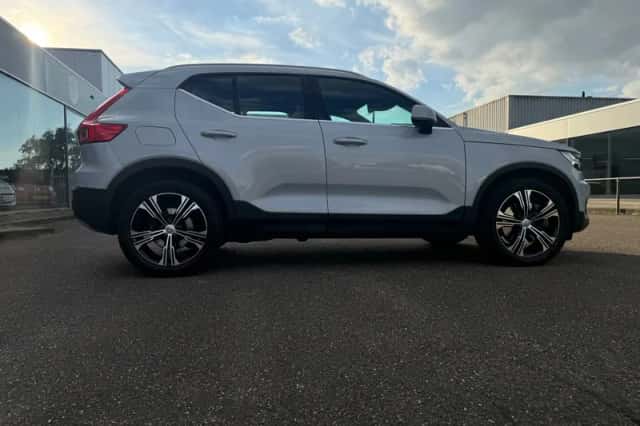 Volvo XC40 (2022) thumbnail 4