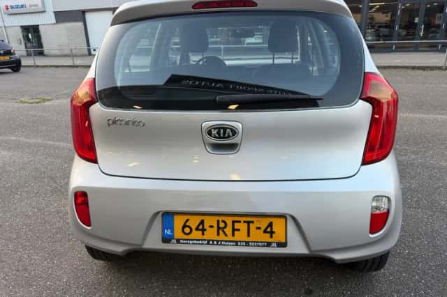 Kia Picanto (2011) thumbnail 3
