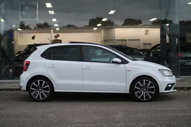 Volkswagen Polo (2015) thumbnail 3