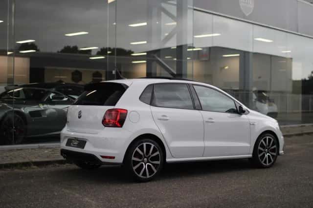 Volkswagen Polo (2015) thumbnail 5