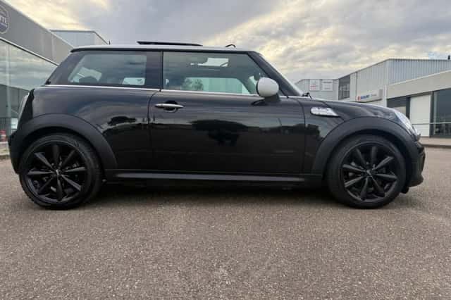 MINI Cooper (2013) thumbnail 4