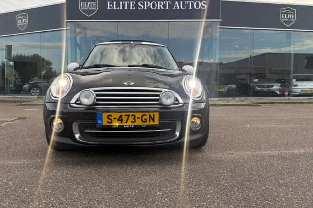 MINI Cooper (2013) thumbnail 5