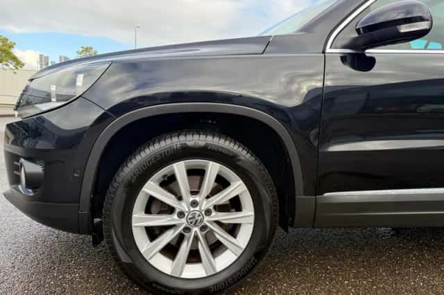 Volkswagen Tiguan (2012) thumbnail 6