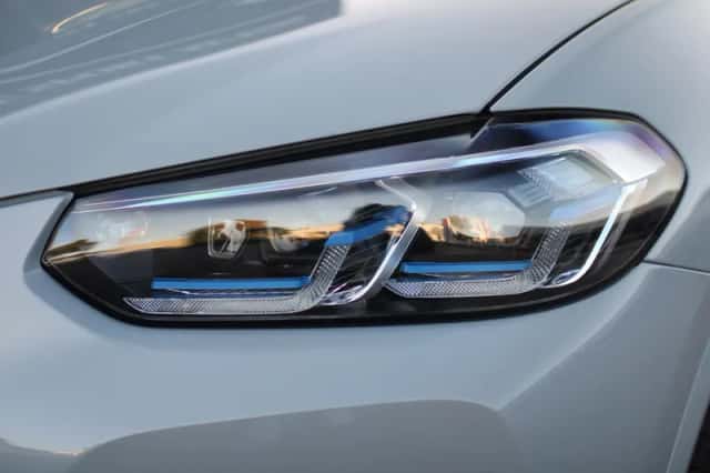 BMW X3 (2022) thumbnail 4