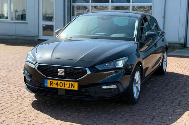 SEAT Leon (2022) thumbnail 1