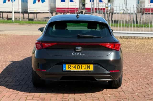SEAT Leon (2022) thumbnail 5