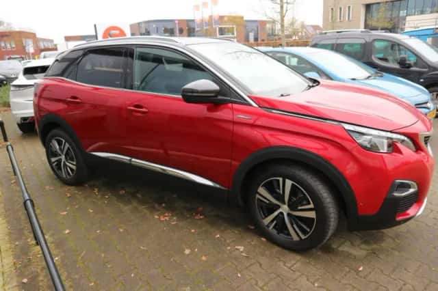 Peugeot 3008 (2019) thumbnail 5