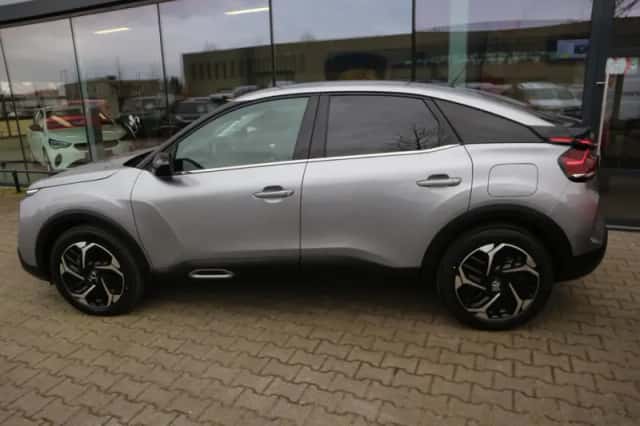 Citroën C4 (2022) thumbnail 3