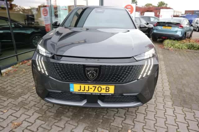 Peugeot 3008 (2024) thumbnail 2