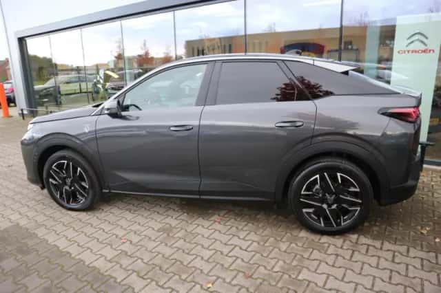 Peugeot 3008 (2024) thumbnail 3