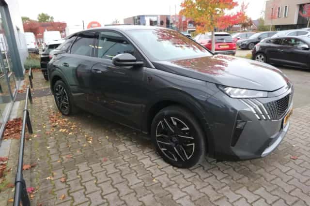 Peugeot 3008 (2024) thumbnail 5