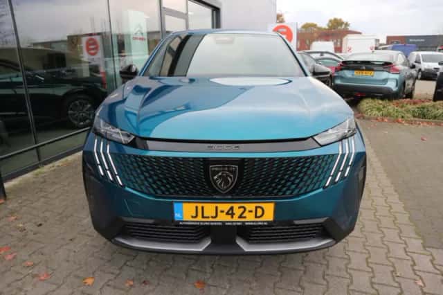 Peugeot 3008 (2024) thumbnail 2