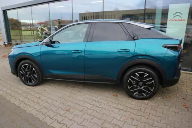 Peugeot 3008 (2024) thumbnail 3