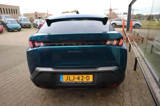 Peugeot 3008 (2024) thumbnail 4