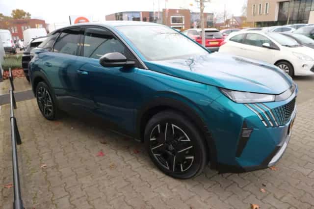 Peugeot 3008 (2024) thumbnail 5