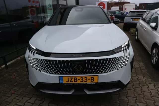 Peugeot 3008 (2025) thumbnail 2