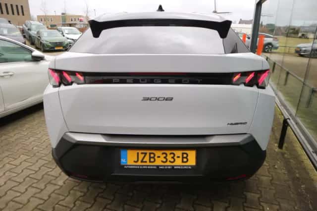 Peugeot 3008 (2025) thumbnail 4