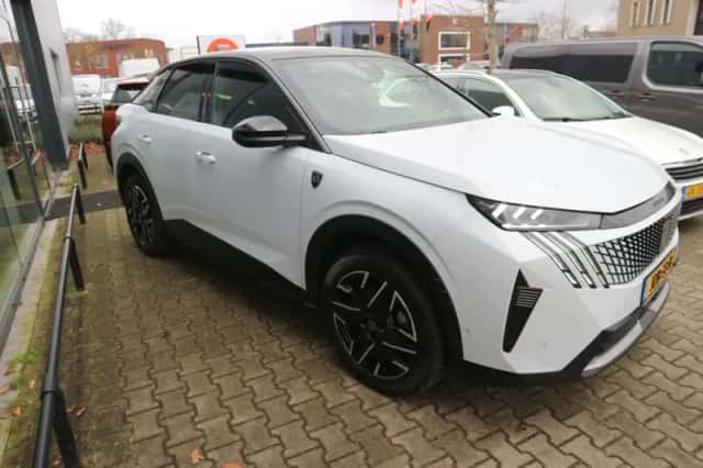 Peugeot 3008 (2025) thumbnail 5