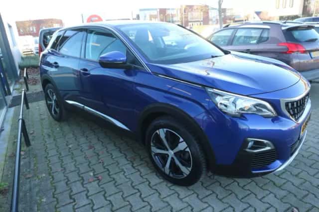Peugeot 3008 (2019) thumbnail 5