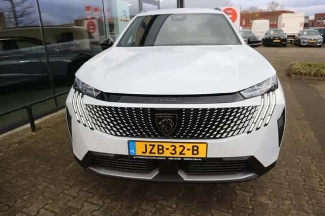 Peugeot 5008 (2025) thumbnail 2