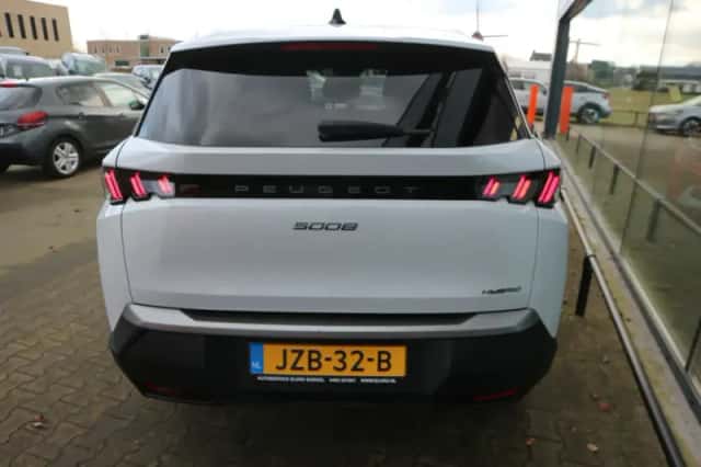Peugeot 5008 (2025) thumbnail 4