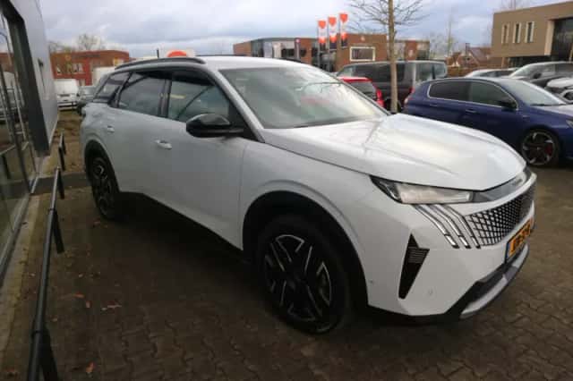 Peugeot 5008 (2025) thumbnail 5