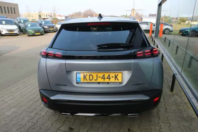Peugeot 2008 (2024) thumbnail 3