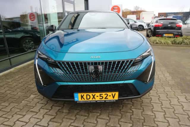 Peugeot 408 (2023) thumbnail 2