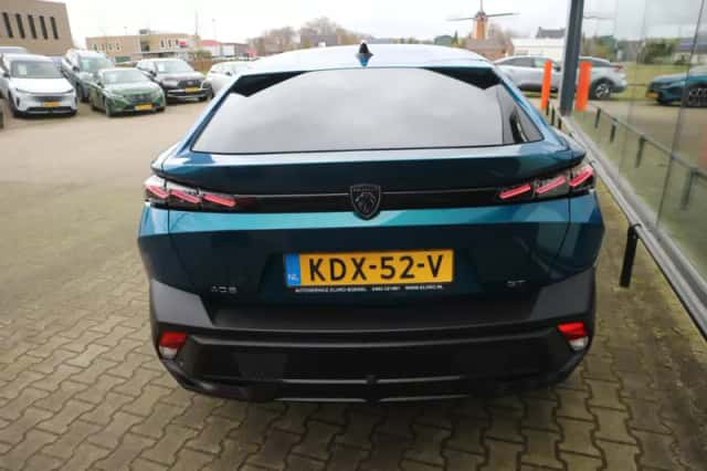 Peugeot 408 (2023) thumbnail 4