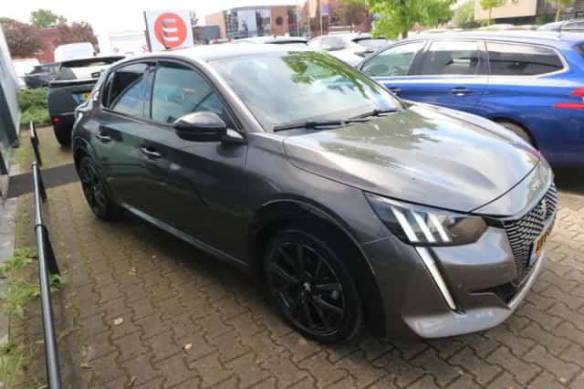 Peugeot 208 (2023) thumbnail 5