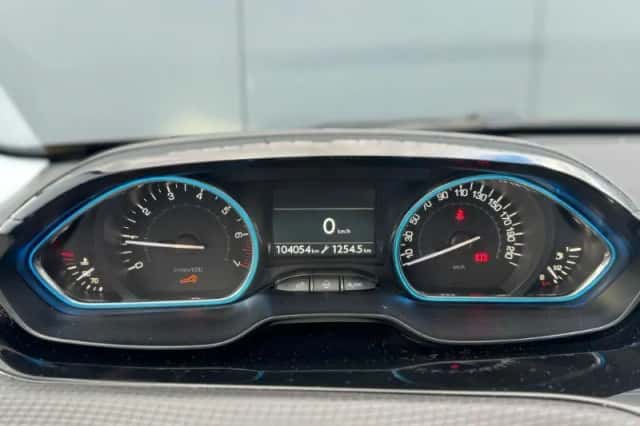 Peugeot 2008 (2019) thumbnail 3