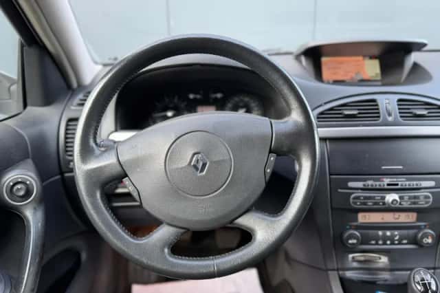 Renault Laguna (2006) thumbnail 4