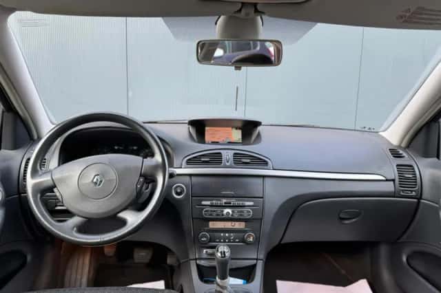 Renault Laguna (2006) thumbnail 6