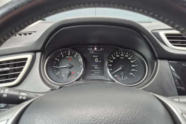 Nissan Qashqai (2014) thumbnail 3