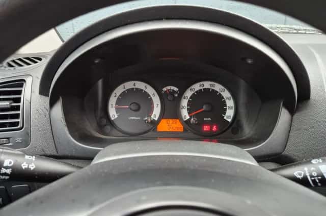 Kia Picanto (2010) thumbnail 4