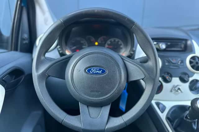 Ford Ka (2010) thumbnail 4