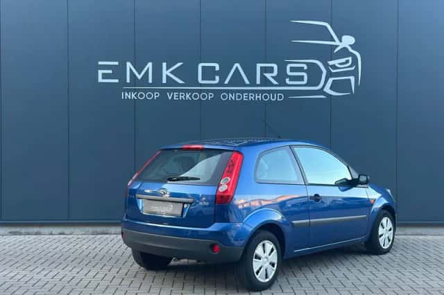 Ford Fiesta (2008) thumbnail 2