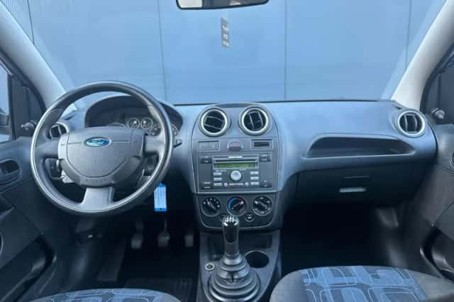 Ford Fiesta (2008) thumbnail 6