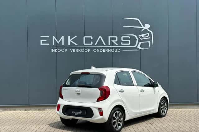 Kia Picanto (2022) thumbnail 2