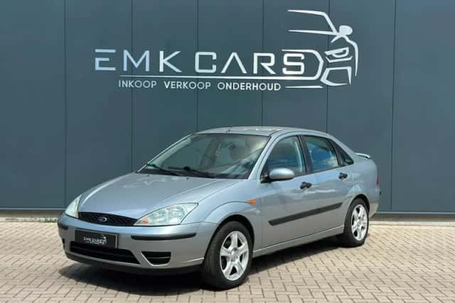 Ford Focus (2002) thumbnail 1