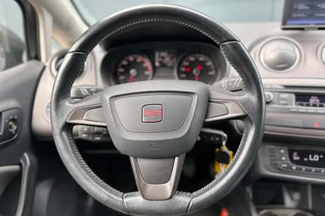 SEAT Ibiza (2013) thumbnail 4