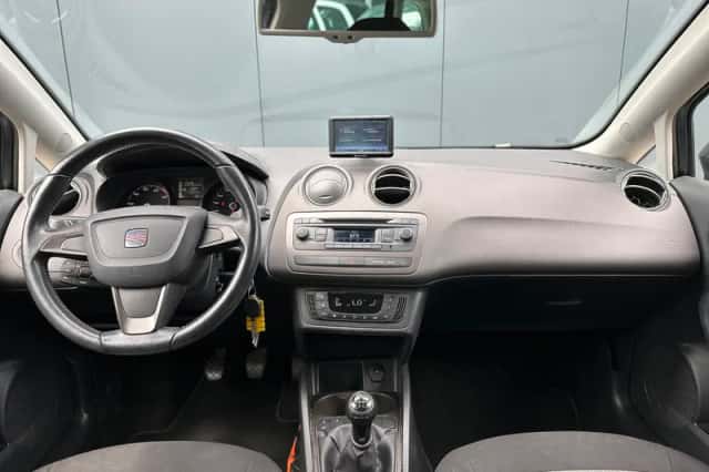 SEAT Ibiza (2013) thumbnail 5