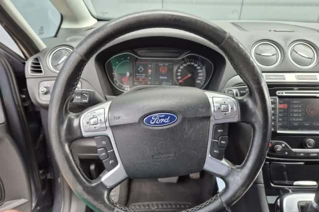 Ford S-Max (2011) thumbnail 3