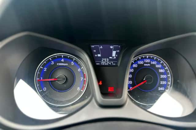Hyundai ix20 (2011) thumbnail 3
