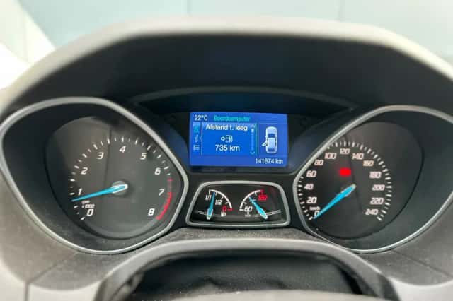 Ford Focus (2014) thumbnail 3