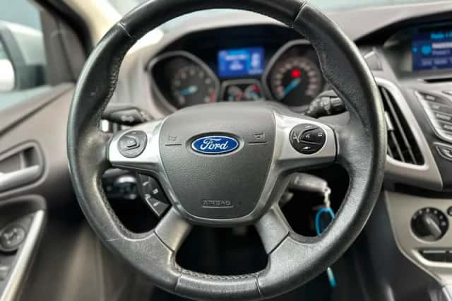 Ford Focus (2014) thumbnail 4