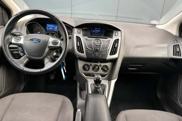 Ford Focus (2014) thumbnail 5